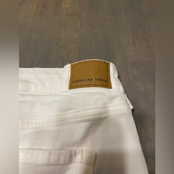 NEW! β’ American Eagle π¦
High V-Rise White Shortie | 16 - Picture 6 of 6